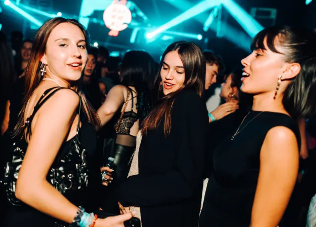 Escenari amb llums de colors