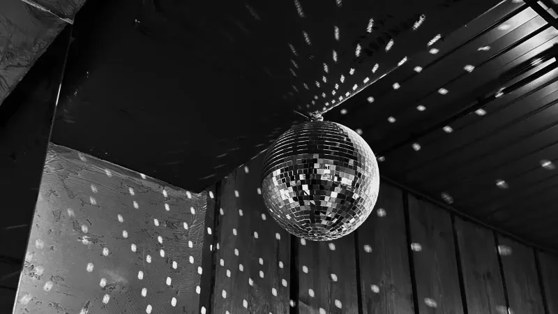 Com escollir l'espai per a la graduació: restaurant, sala privada, discoteca o masia
