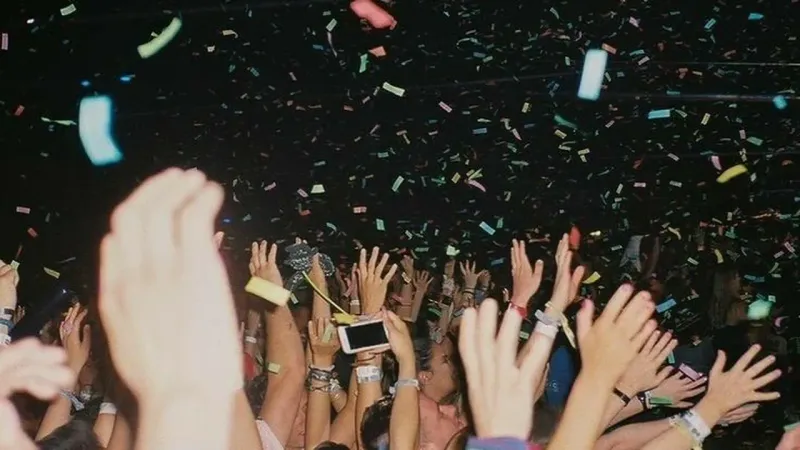 Idees de festes de final de curs originals per a estudiants (guia 2026)