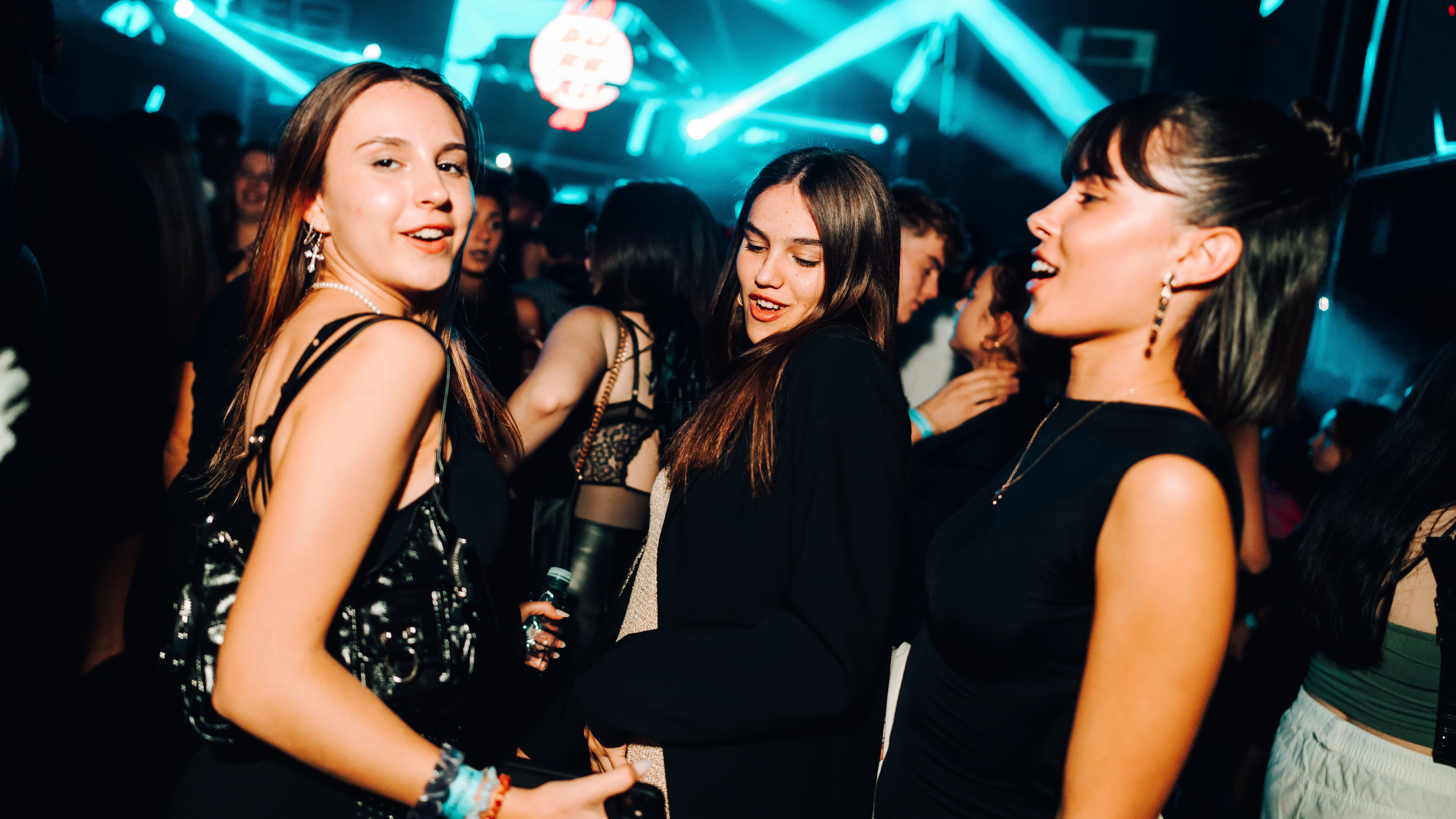 Escenari amb llums de colors